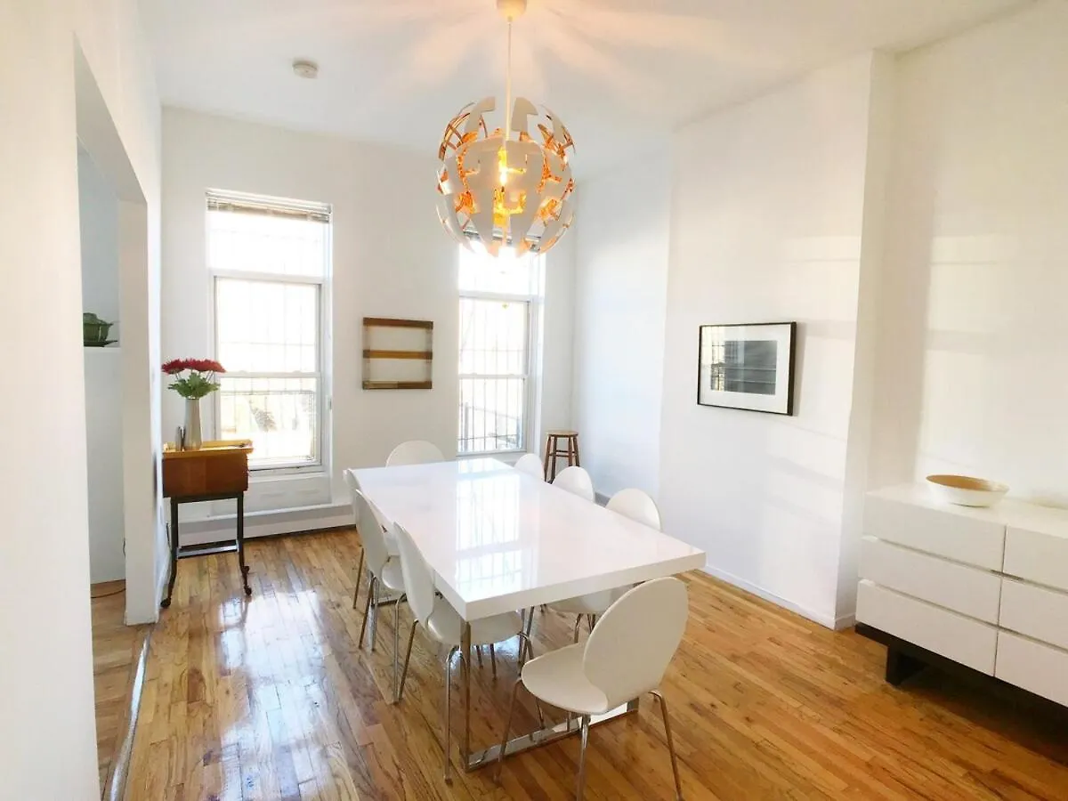 Serene Brooklyn Escape Near Cafes & Park, Sleeps 5 New York
