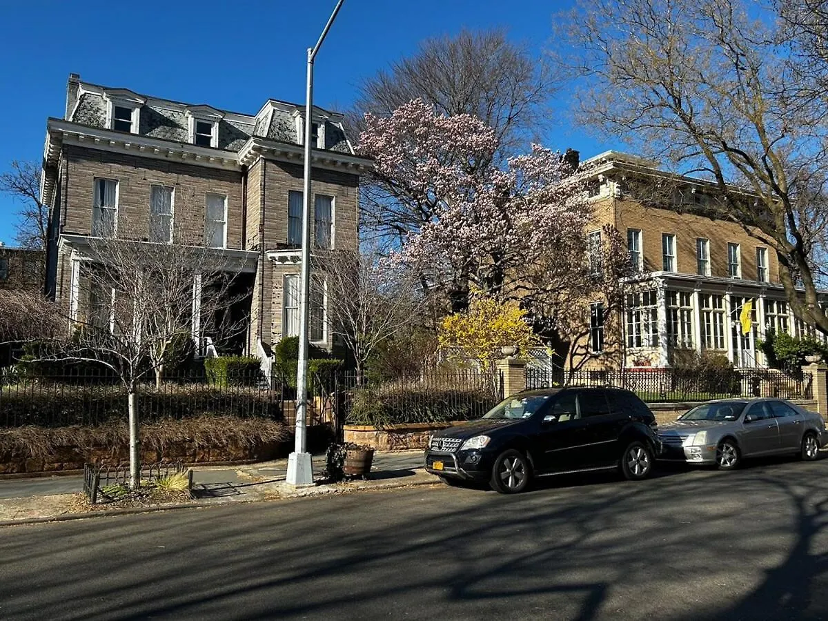 Serene Brooklyn Escape Near Cafes & Park, Sleeps 5 New York 0*,