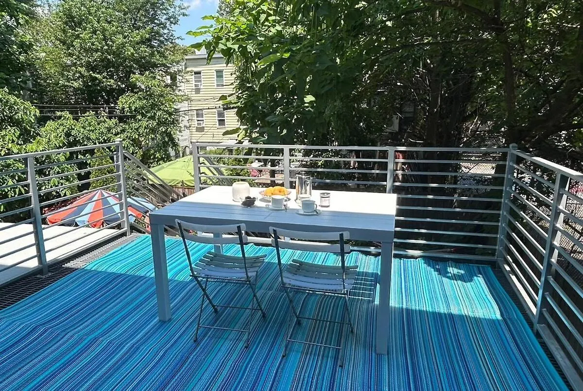 Kontakte von Serene Brooklyn Escape Near Cafes & Park, Sleeps 5