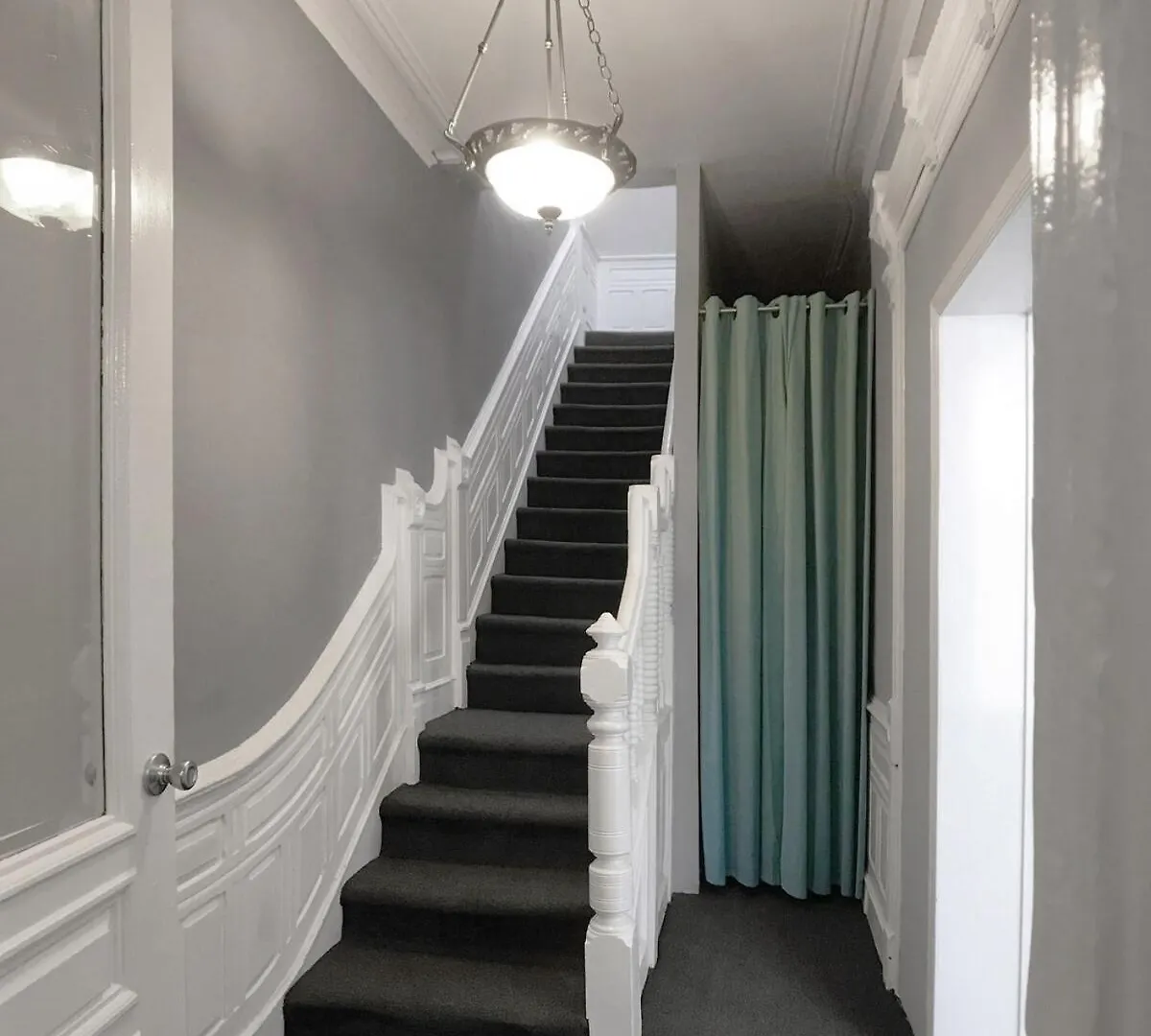 Apartment Serene Brooklyn Escape Near Cafes & Park, Sleeps 5 New York
